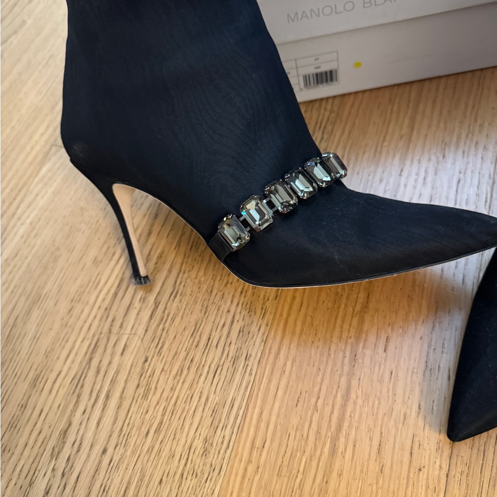 MANOLO BLAHNIK Boots with crystals